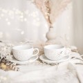 Zestaw 2 białych filiżanek porcelanowych 250 ml ze spodkami - motyw nakrapiania złotem dla pary na rocznicę ślubu Personalizowany filiżanka porcelanowa ze złotym zdobieniem jako idealny prezent — porcelana premium Nadzwyczajnie.pl