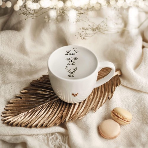 Biały kubek porcelanowy 300 ml - grafika trzy małe pieski dla miłośników psów na urodziny