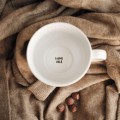 Biały kubek porcelanowy 1 litra - Motyw game on over na urodziny dla gracza Eleganckie opakowanie prezentowe kubka porcelanowego ze złotym zdobieniem Nadzwyczajnie.pl — Kubek 1 litr - Game on/over