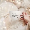 Biały Kubek Porcelanowy 500 ml - Napis Być Może Jest Tu Prosecco dla Miłośniczki Prosecco na Wieczór Panieński Biały kubek porcelanowy Nadzwyczajnie.pl ze złotym zdobieniem i napisem Biały Kubek Porcelanowy 500 ml - Napis Być Może