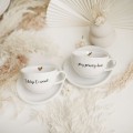 Zestaw 2 Białych Filiżanek Porcelanowych ze Spodkami 250 ml - Napis I Ślubuję Ci Uśmiech Przy Porannej Kawie dla Pary na Ślub Biały filiżanka porcelanowa Nadzwyczajnie.pl ze złotym zdobieniem i napisem 2 Białych Filiżanek Porcelanowych ze Spodkami