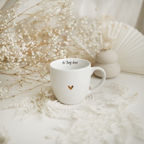 Biały kubek porcelanowy 300 ml - napis to twój dzień z motywem złotego serca na urodziny dla bliskiej osoby
