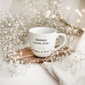 Kubek 300 ml - Najpiękniejsze wyznanie miłości: "Zrobiłem Ci kawę!" Zbliżenie na złote zdobienie na białym kubku porcelanowym Najpiękniejsze wyznanie miłości: "Zrobiłem Ci kawę!"