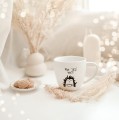 Kubek 300 ml - Nie jeż się! Kubek porcelanowy ze złotym zdobieniem Nie jeż się! Nadzwyczajnie.pl — widok z boku na białym tle