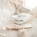 Biała miska porcelanowa - napis Dzień dobry misiu ze złotym sercem dla ukochanej osoby na rocznicę związku Produkt porcelanowy ze złotym sercem Miska - Dzień dobry misiu Nadzwyczajnie.pl — widok z boku na białym tle