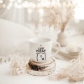 Biały kubek porcelanowy 300 ml - Złote serce i napis cześć miśku dla chłopaka na walentynki Kubek porcelanowy ze złotym sercem Cześć miśku Nadzwyczajnie.pl — widok z boku na białym tle