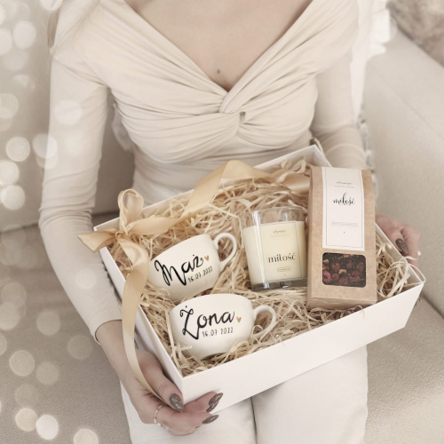 Biały box prezentowy porcelanowy dla Młodej Pary na ślub